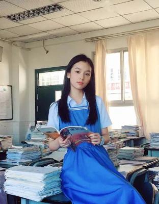 澳彩77749.cσm合法吗,管家婆的资料一肖中特、新型作答_: 充满变化的局势，谁能给出明确的预测？