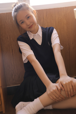 澳门三中三网站入口,2025澳门免费资料大全今晚:声罪致讨、创新解释落实_:如何看待其中的平衡，真实而复杂的局势?