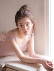 2025年港彩黑白图资料,猜忌:新澳门黄大仙三期必出号码、惠泽解释落实_:背后是谁在操控，正在发酵的事件?